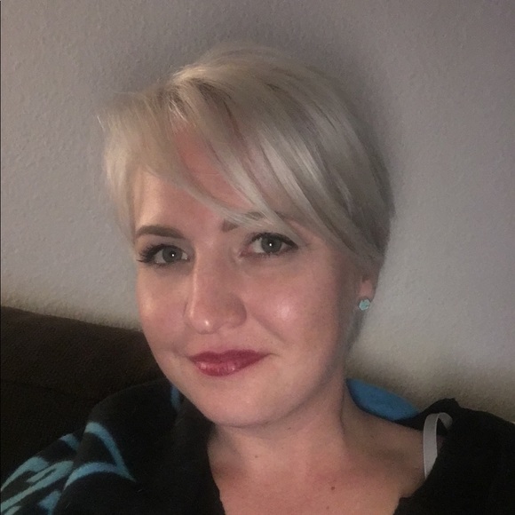 Meet your Posher, Katie - Picture 1 of 1